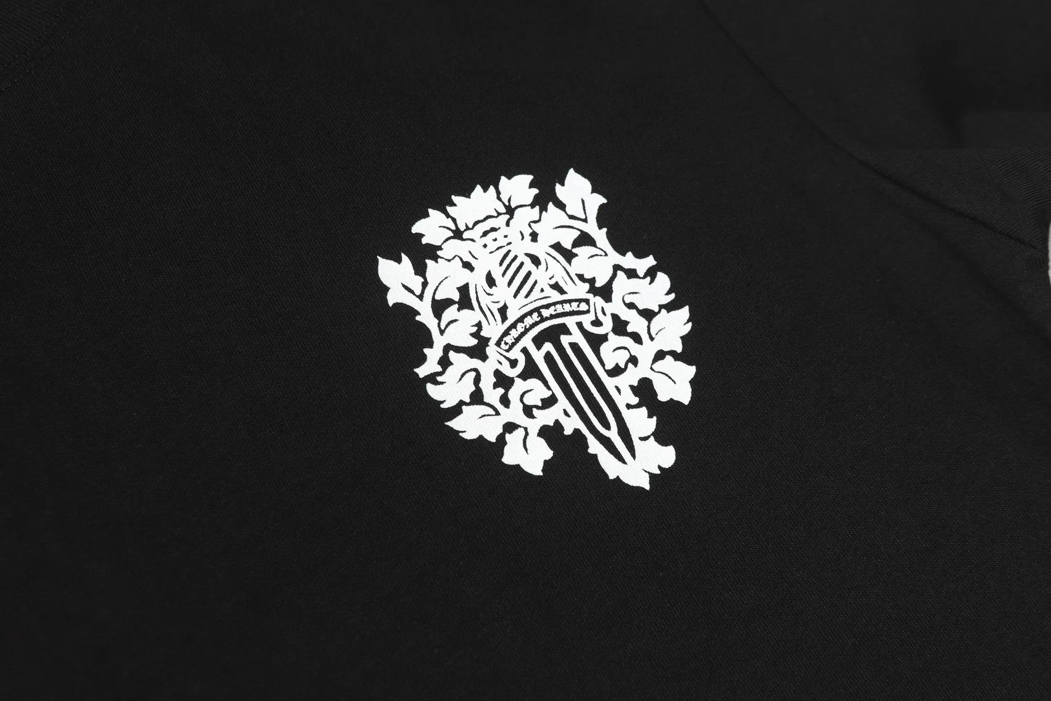 🅿️170 Chrome hearte/Chrome heart ch 25ss Miami limited Sanskrit printed T-shirt short sleeves. A must-have item for daily commuting for men and women in light luxury. The correct version is welcome to compare. Detailed features: ·280 grams of 100% cotton double yarn jersey fabric. ·Special thickened 32 pieces of double-strand 1x1 thread in the same vat. ·Double-needle cross-stitch technology. ·Original main mark washed hangtag. COLOUR: Black White SIZE：s m l xl